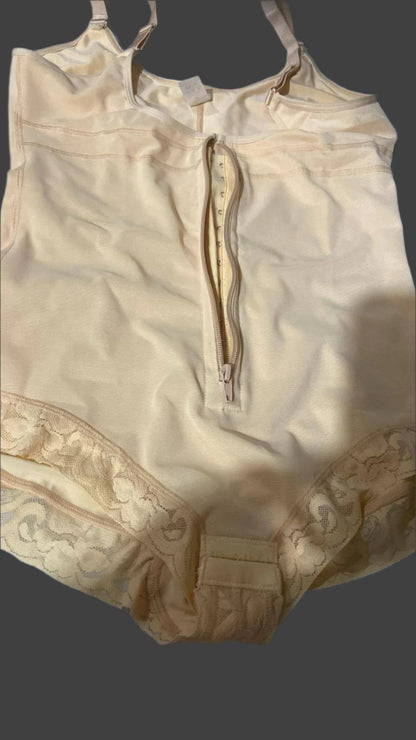 مشد كيرفى بكينى موديل 1079